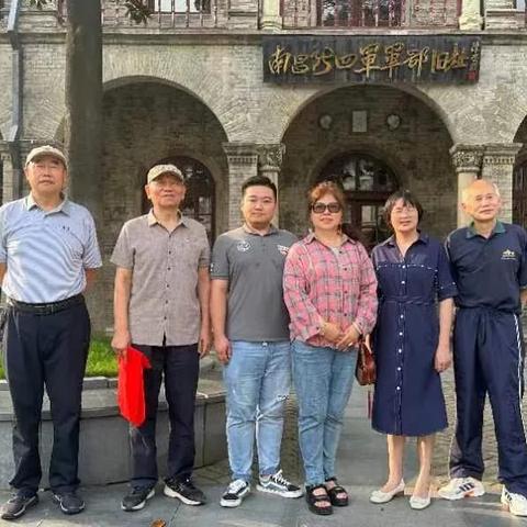 《英雄连2》养成新篇章：联机对战，领略精髓！