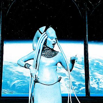 《星际争霸》深度解析：探索游戏中的宇宙文化精髓