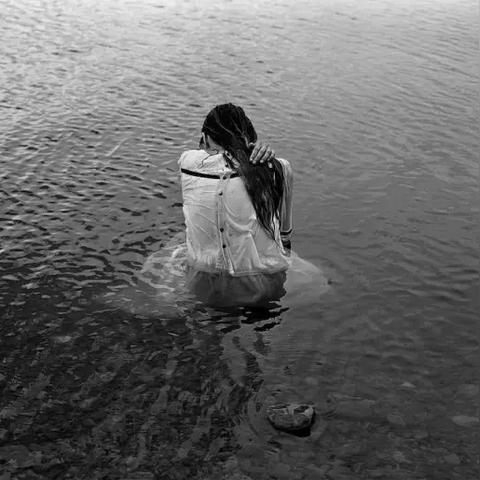 《独自一人》全攻略揭秘：新手必看高效通关技巧解析