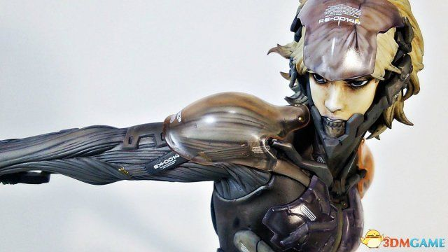 《合金装备》新手办揭秘：美女胸前神秘伤疤背后的故事