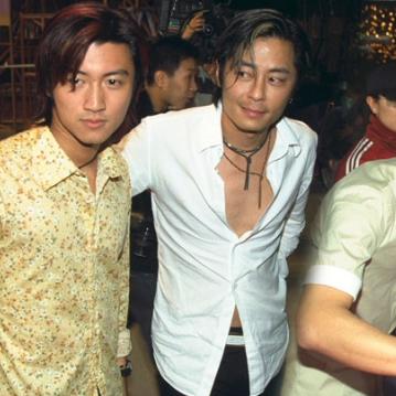 1. "近完美之作却败给机制！盘点6款被毁的经典游戏"
2. "6款差点封神的游戏：揭秘那些被机制拖垮的佳作"
3. "差之毫厘！盘点6款因机制缺陷而黯然失色的游戏"
4. "完美边缘的遗憾！6款被机制摧毁的顶级游戏回顾"
5. "近神作却遭机制坑！揭秘6款被毁经典游戏的真相"
6. "完美游戏梦碎！6款因机制缺陷而名不副实的佳作