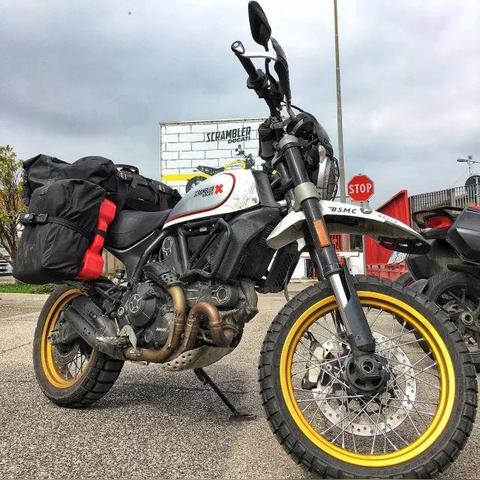 《绝地求生》沙漠骑士新对抗模式，5人组队激战正酣！