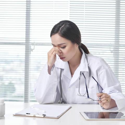 《钢铁之躯》皮肤曝光：不义联盟新英雄降临！