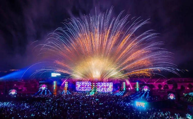 《万众狂欢》高清截图：视觉盛宴，画面绚丽震撼