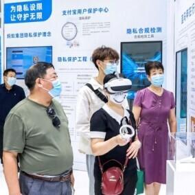 百万销量爆款，沉浸式体验超10小时，揭秘《情感反诈模拟器》独特魅力