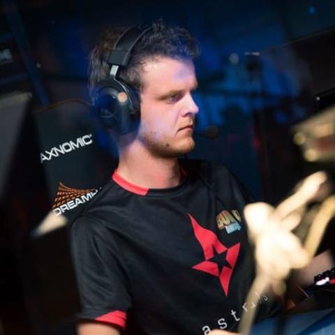 NUKE一线烟精准投放技巧，掌握外场烟雾控制核心法则