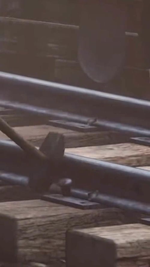 《荒野大镖客2》铁路工人现场施工，独家揭秘真实修轨过程