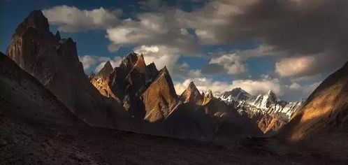 《剑星》大漠风光摄影圣地揭秘！解锁双鱼支线角色攻略秘籍