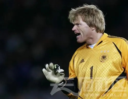 卡恩连招技巧揭秘：掌握群狼之城战斗精髓，轻松上分攻略