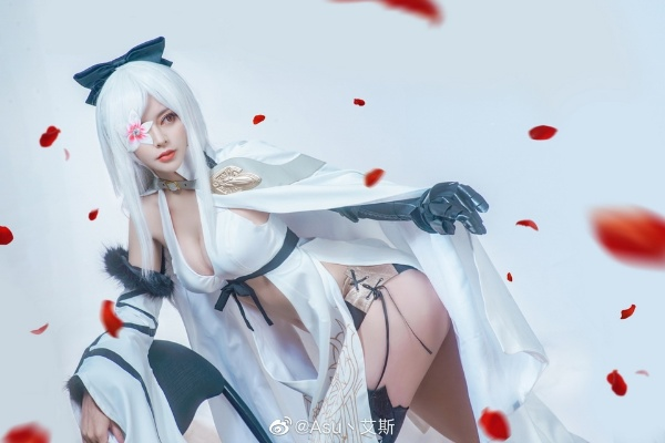 龙背骑兵3Zero御姐cosplay，性感冷艳魅力新升级