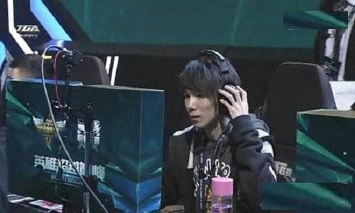 宇宙巅峰武器首曝，《黑衣人：全球通缉》新预告震撼来袭！