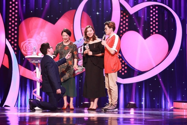 《中国式相亲》女主心选礼物大揭秘，探寻爱情中的独特品味