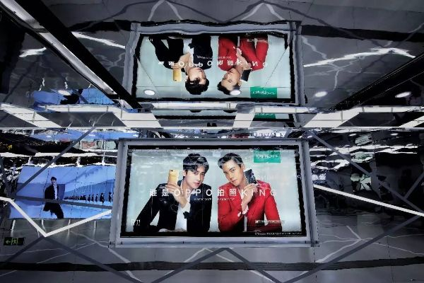 《鬼泣5》巨幕震撼亮相，日本地铁站惊现新潮流打卡地