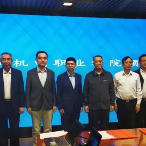 《超凡英雄传奇：揭秘非超人新篇章》