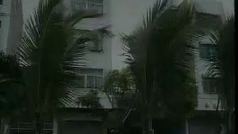 狂风暴雨肆虐，主角苦战《正当防卫4》极限挑战