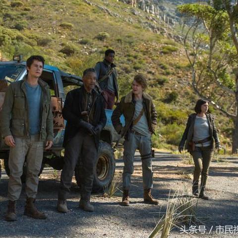 惊悚升级！《生化2重制版》丧尸肆虐，玩家勇闯生死关！