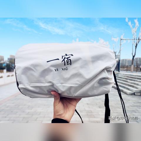 迷你PS1体积小得惊人，与原版PS1对比体验新惊喜