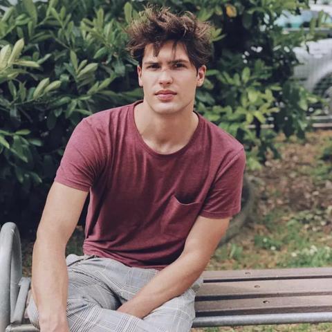 盘点十大人畜无害主角，揭秘独特拯救秘籍！