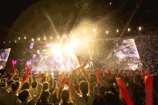 《Furi》5折狂欢，简中支持，畅享极致战斗盛宴