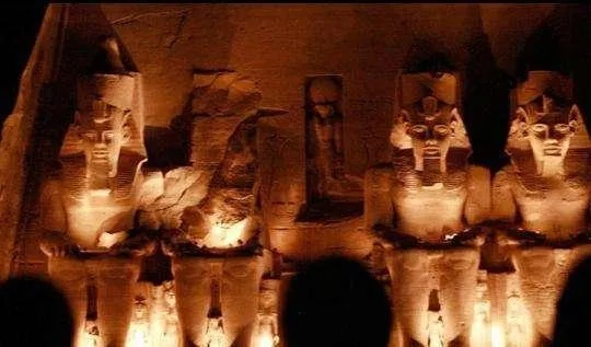 古墓奇观揭秘：法老诅咒遗迹重现神秘面纱