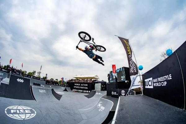 SUMOCRATS极限挑战赛：创新体育竞技盛宴