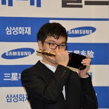 《绝地求生》六冠王荣耀，韩国游戏界巅峰荣耀盛典！