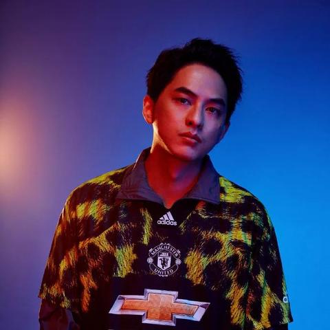 FIFA 18故事模式深度解析：揭秘全新玩法与情感共鸣