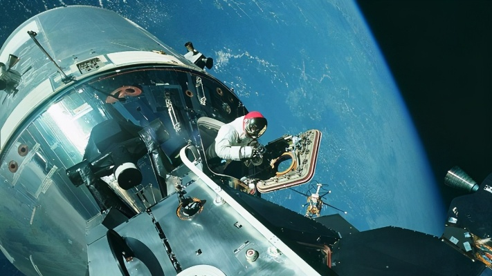 太空竞赛新秀：颜值与实力并存的太空探险之旅