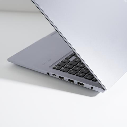 《无畏契约》职业选手必备：独家键鼠设置与精准准星代码揭秘