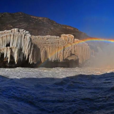 《彩虹六号》与《守望先锋》揭秘：隔空对决，策略制胜之道