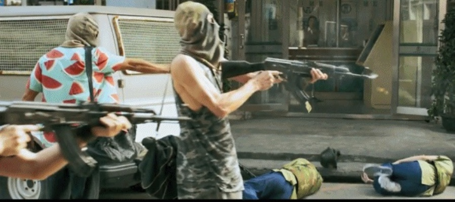 悍匪惨遭怒杀，劳拉崛起展绝技