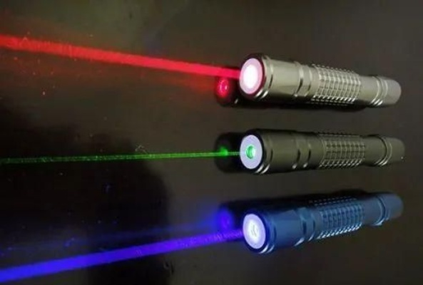 正义之刃，激光枪“公义的权威”传奇再现