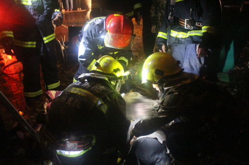 惨烈天行者遭AT-AT踩踏，揭秘全新悲剧诞生