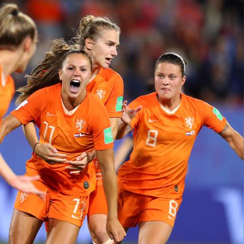 《FIFA 16》首发揭秘：女足荣耀登榜，中国足球新篇章