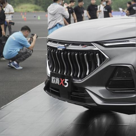 《暗影王者归来：恶魔城新篇章震撼预览》