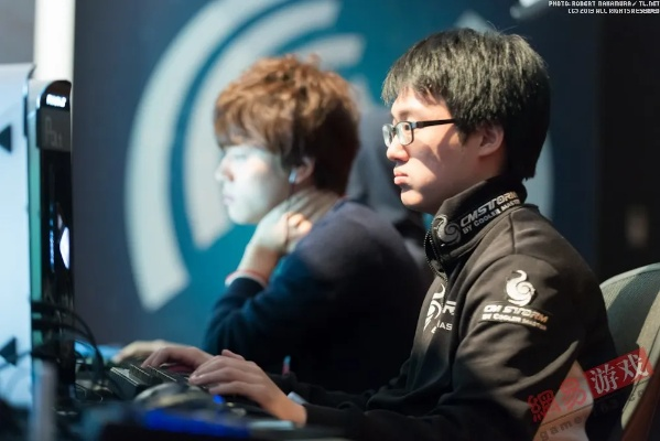 极限操作！2013《星际争霸2》五大精彩瞬间，揭秘电竞巅峰新篇章