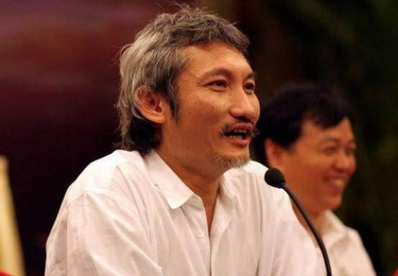 狂霸酷拽盘点：揭秘圈中尊称“爷”的传奇人物