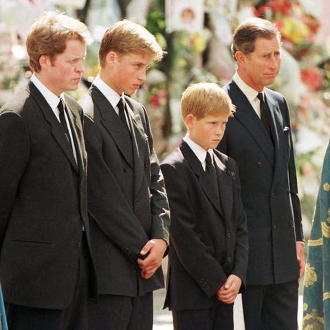 《最终幻想16》全攻略：主线支线图文流程深度解析秘籍