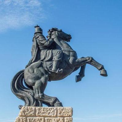 骑士弓弩显神威，丧尸围城新篇章震撼来袭