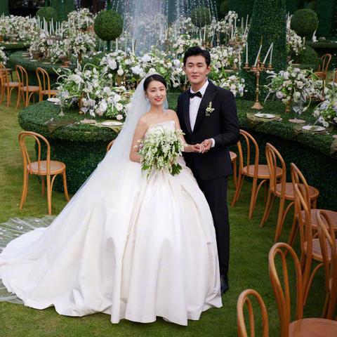 人设炼成揭秘：伊丽莎白美术师艺术之旅