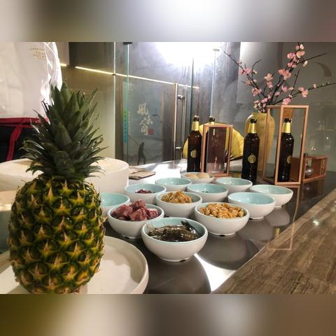 厨房神器大揭秘：菠萝取肉30招轻松立搞定