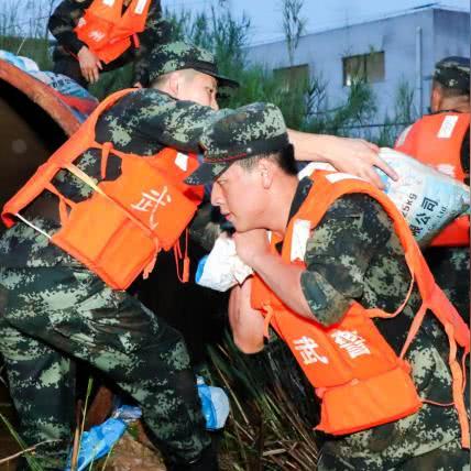 《堡垒之夜》必备物资盘点，解锁最强生存新策略