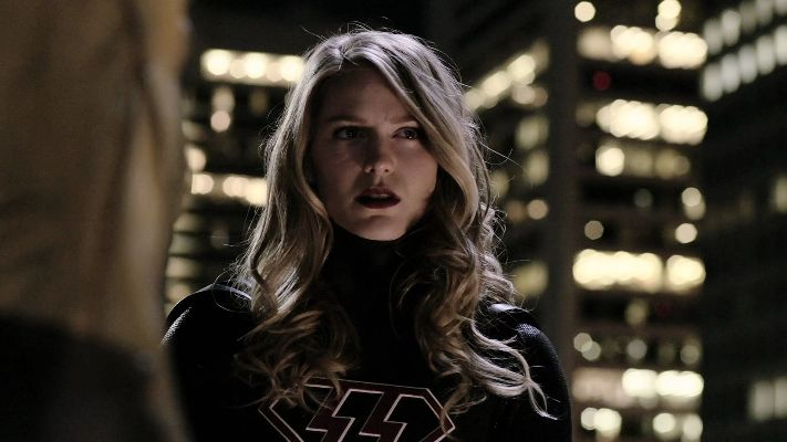 绿箭侠鹰女激战《不义联盟》：巅峰对决一触即发