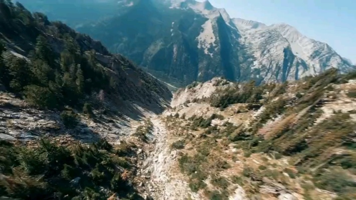 显卡极限挑战：山谷美景实测，全新视觉体验震撼来袭