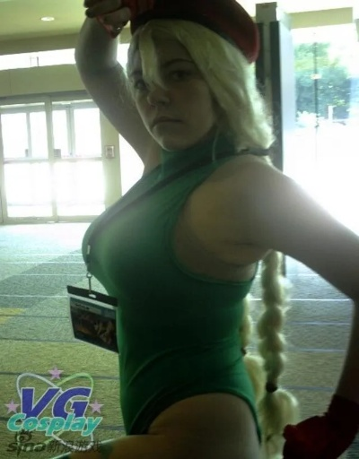 巨乳制服诱惑，街头霸王嘉米Cosplay性感赏解析新视角