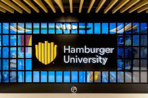 夜探中国夜场，揭秘潮流新地标