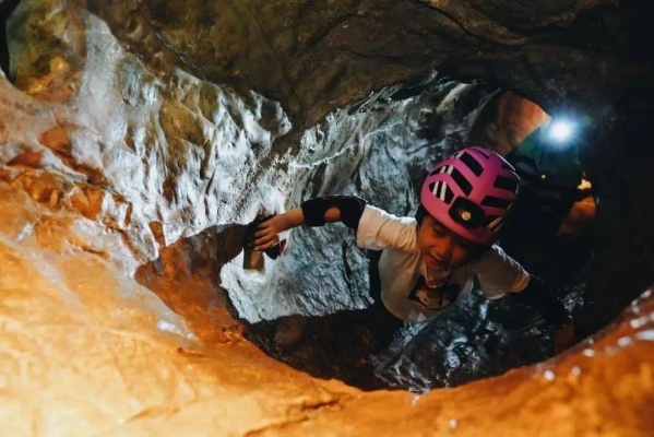 魔幻三杰洞穴探秘：50分钟极限挑战深度解析