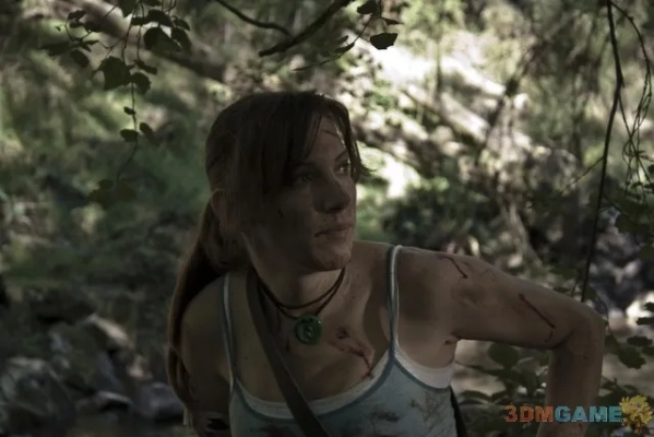 生死边缘！劳拉带伤勇闯神秘小岛，极限求生新篇章