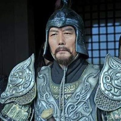 《英雄连2》战局制胜攻略：深度解析核心战术与策略