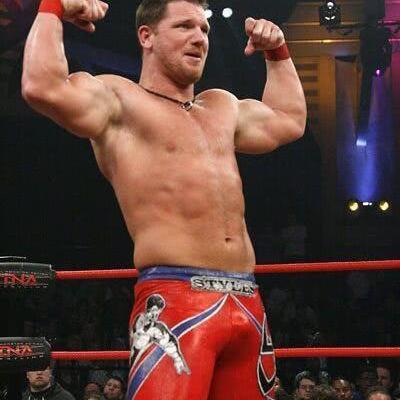 《WWE 2K16》PC配置大揭秘，3月11日发售畅玩攻略！